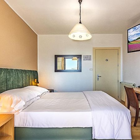 Hotel Virginia Marina di Massa Eksteriør bilde