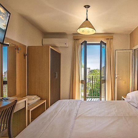 Hotel Virginia Marina di Massa Eksteriør bilde