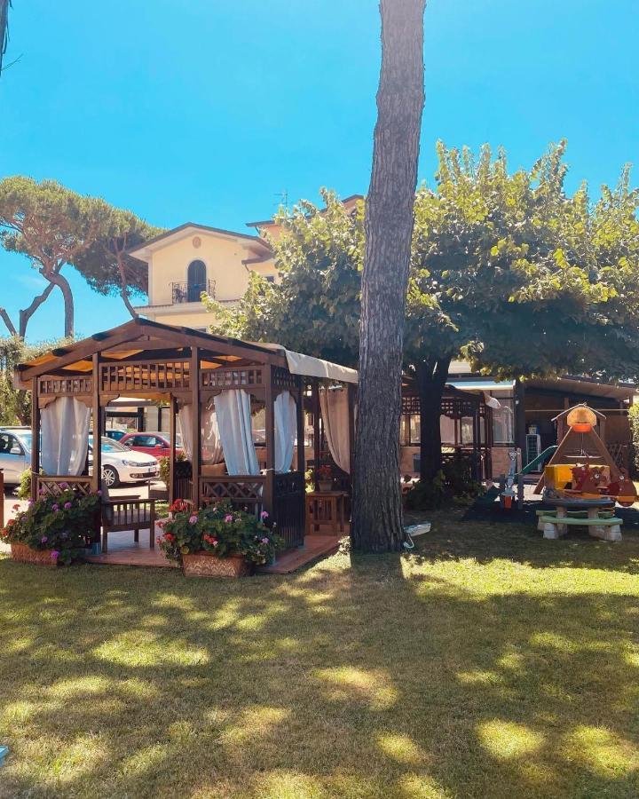 Hotel Virginia Marina di Massa Eksteriør bilde