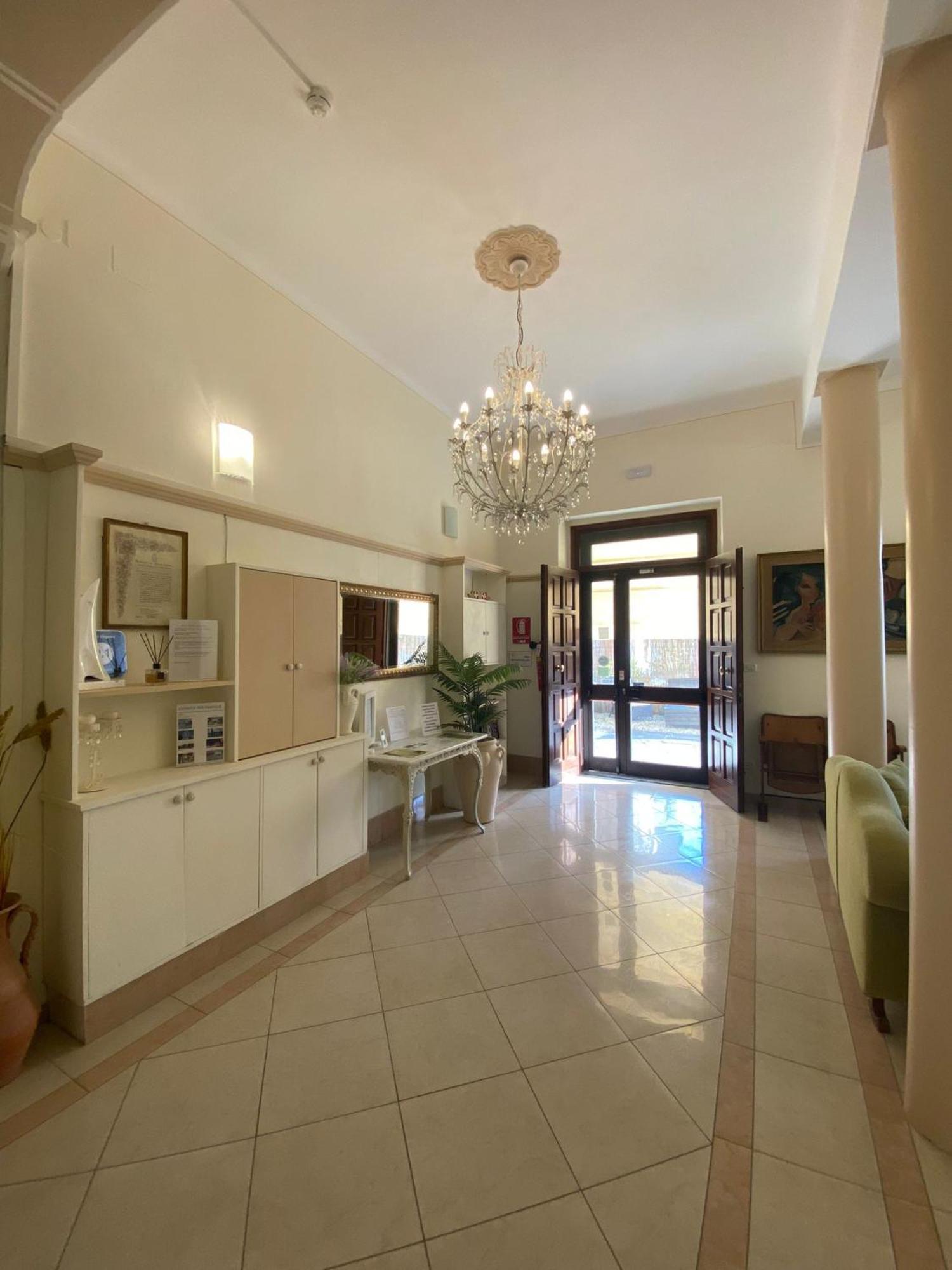 Hotel Virginia Marina di Massa Eksteriør bilde