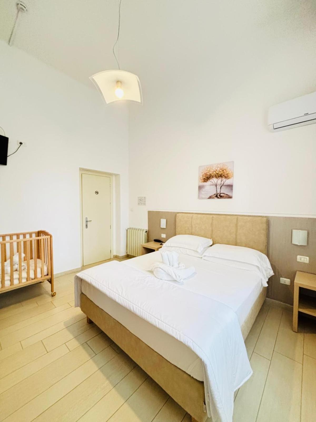 Hotel Virginia Marina di Massa Eksteriør bilde
