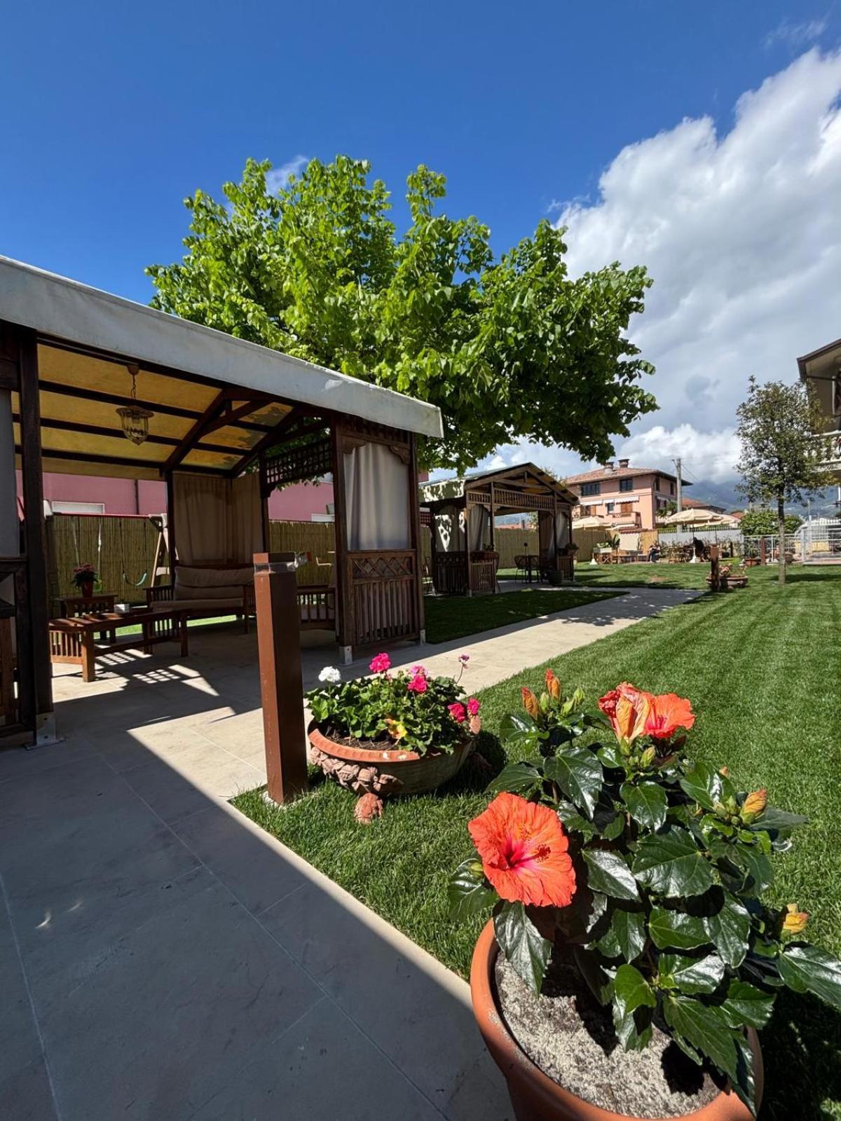 Hotel Virginia Marina di Massa Eksteriør bilde