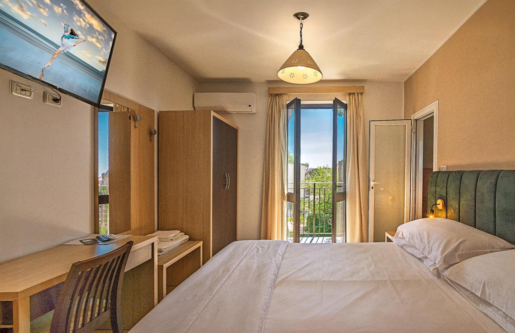 Hotel Virginia Marina di Massa Eksteriør bilde